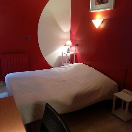 Hotel Du Lion D'Or Marmande Oda fotoğraf